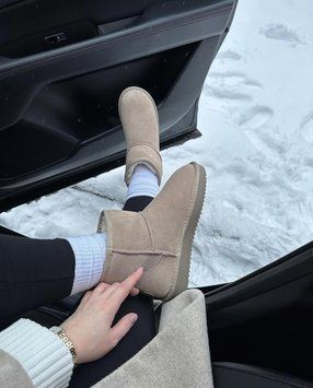 Уггі середні на тонкій підошві бежеві замш 1382 фото