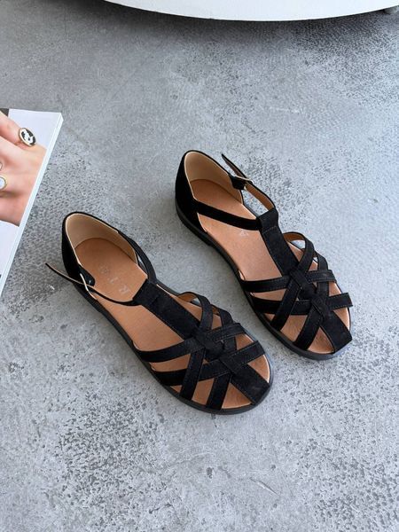 Комфортні чорні сандалі на плоскій підошві 2234 фото